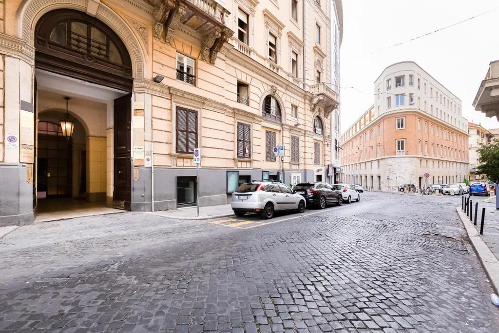 Camera Matrimoniale Piccola — JMartins Roma Suites