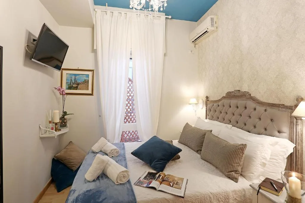 Camera Matrimoniale Piccola — Liberty Vatican Suites – Liberty Collection