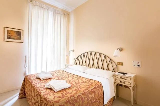 Camera Matrimoniale Piccola — Marta Guest House