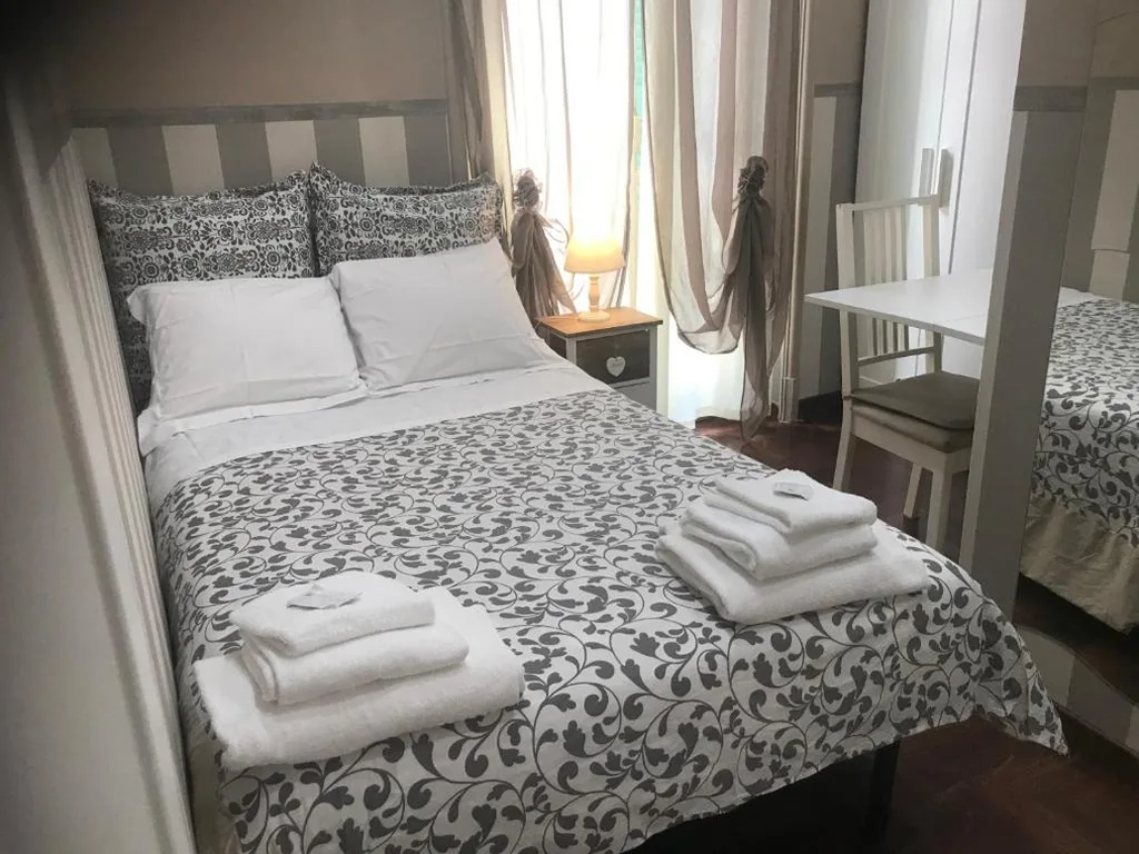Camera Matrimoniale Piccola — Morgagni House