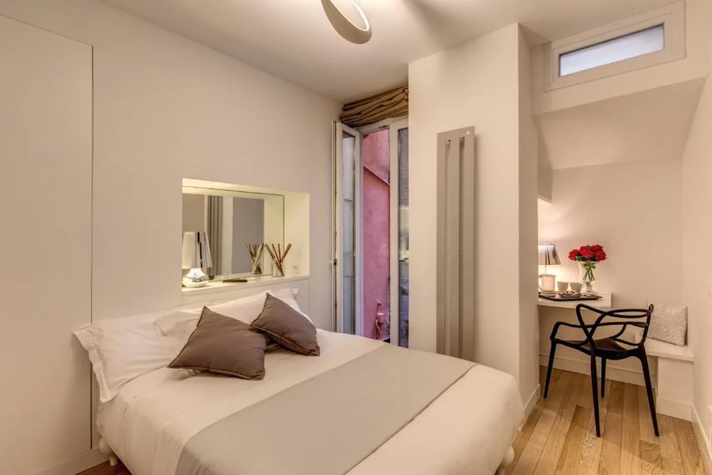 Small Double Room — Orange Suites