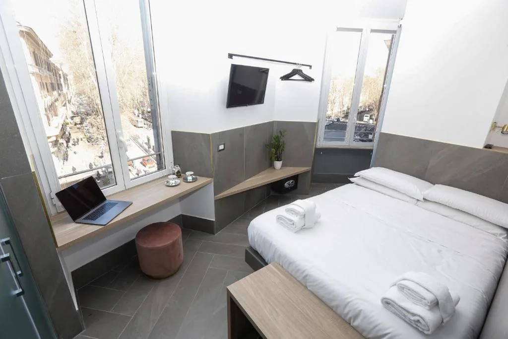 Small Double Room — Ottaviano Smart Rooms
