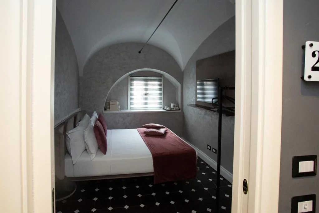 Small Double Room — Profumo Maison Colosseo