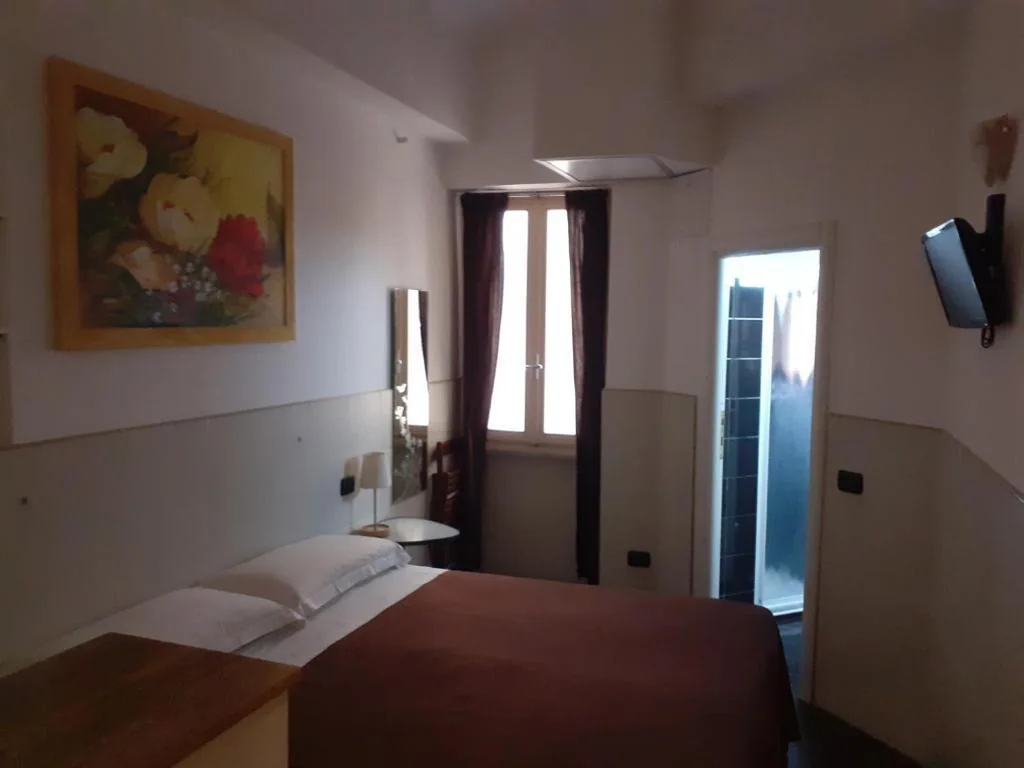 Small Double Room — Residenza Cernaia