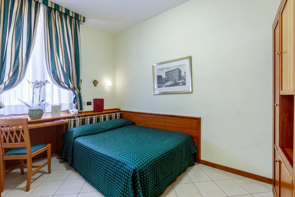 Small Double Room — Residenza Paolo VI