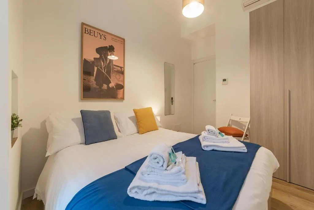 Small Double Room — Roman Station House
