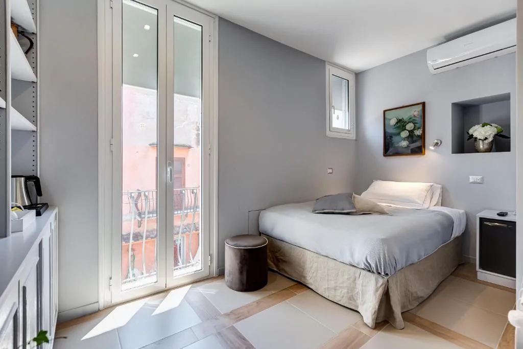 Small Double Room — Rome Frattina27