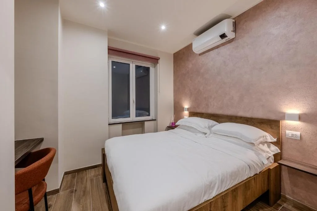 Camera Matrimoniale Piccola — Soziglia Guest Rooms