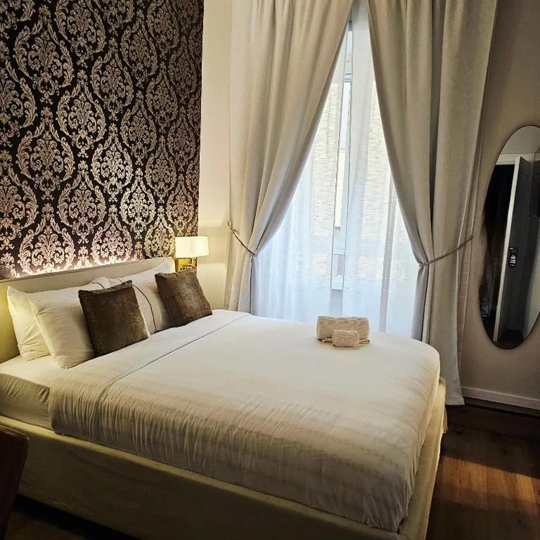 Small Double Room — STOA ROME Boutique Suites