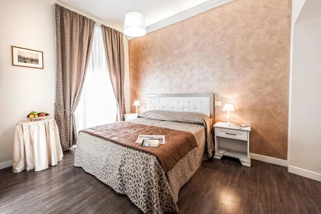 Double Room — Relais de l’Opera