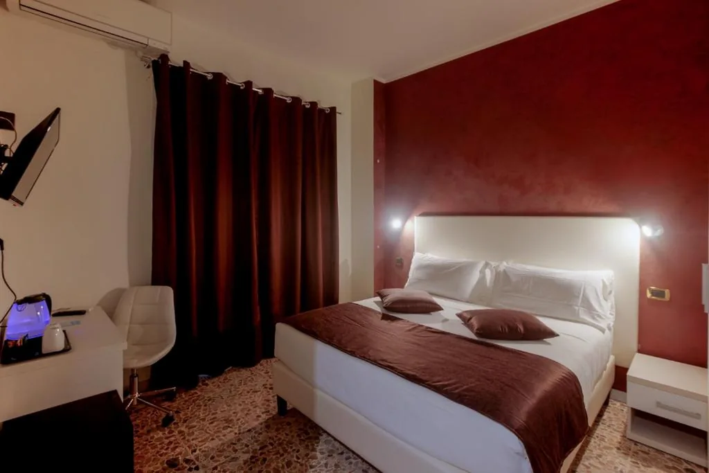 Camera Matrimoniale — Rome By Suite Vatican