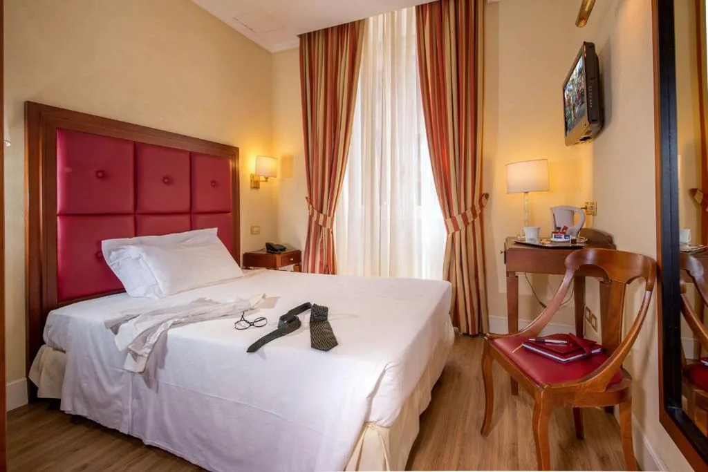 Small Double Room with French Bed — Best Western Hotel Astrid