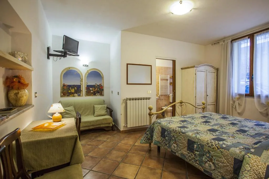 Camera Matrimoniale Standard — Affittacamere Mariella