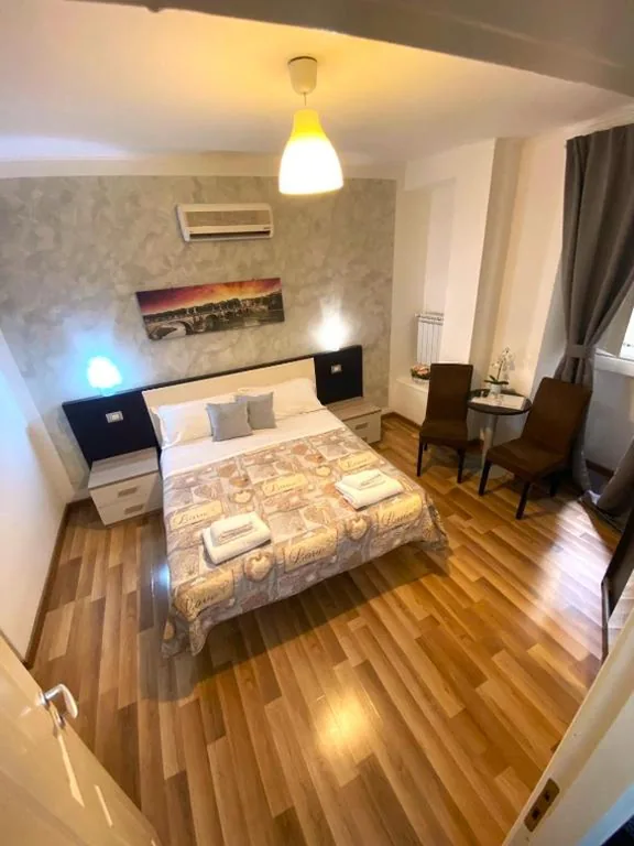Camera Matrimoniale Standard — B&B A Home in Rome