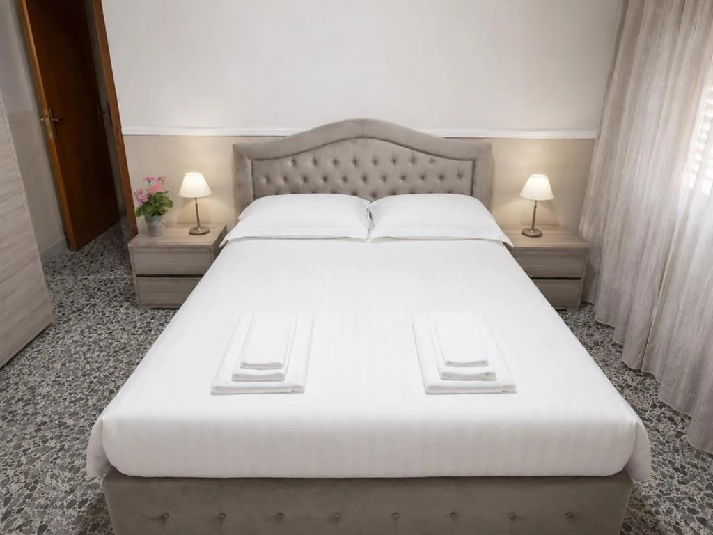 Standard Double Room — B&B Garibaldi