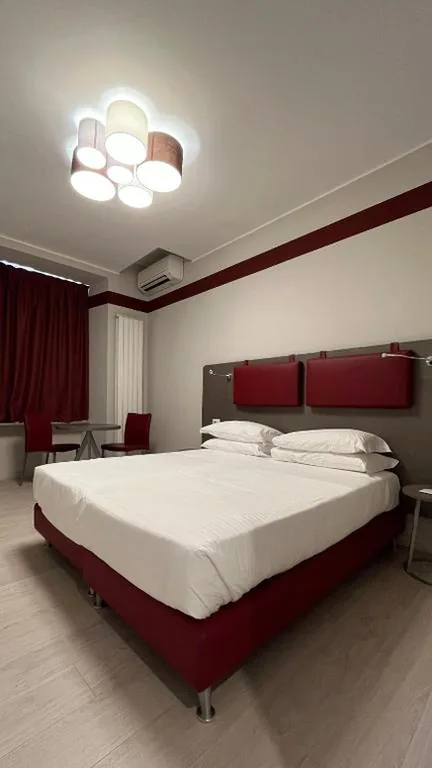 Standard Double Room — Borgo Yporegia