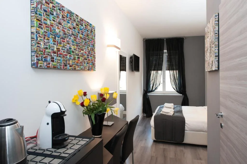 Standard Double Room — Brunelleschi Holidays Hostel