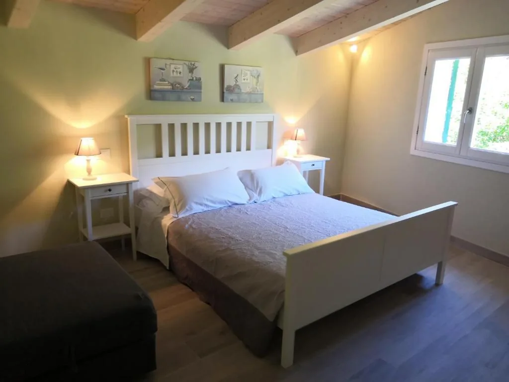 Standard Double Room — Camere Toni