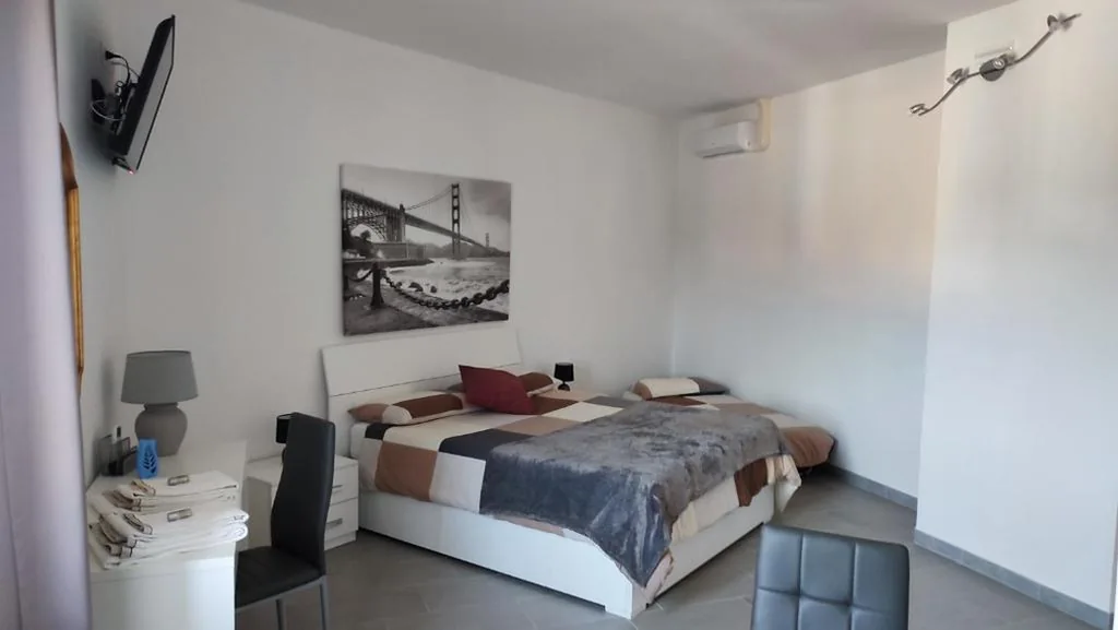 Standard Double Room — Casa Ena