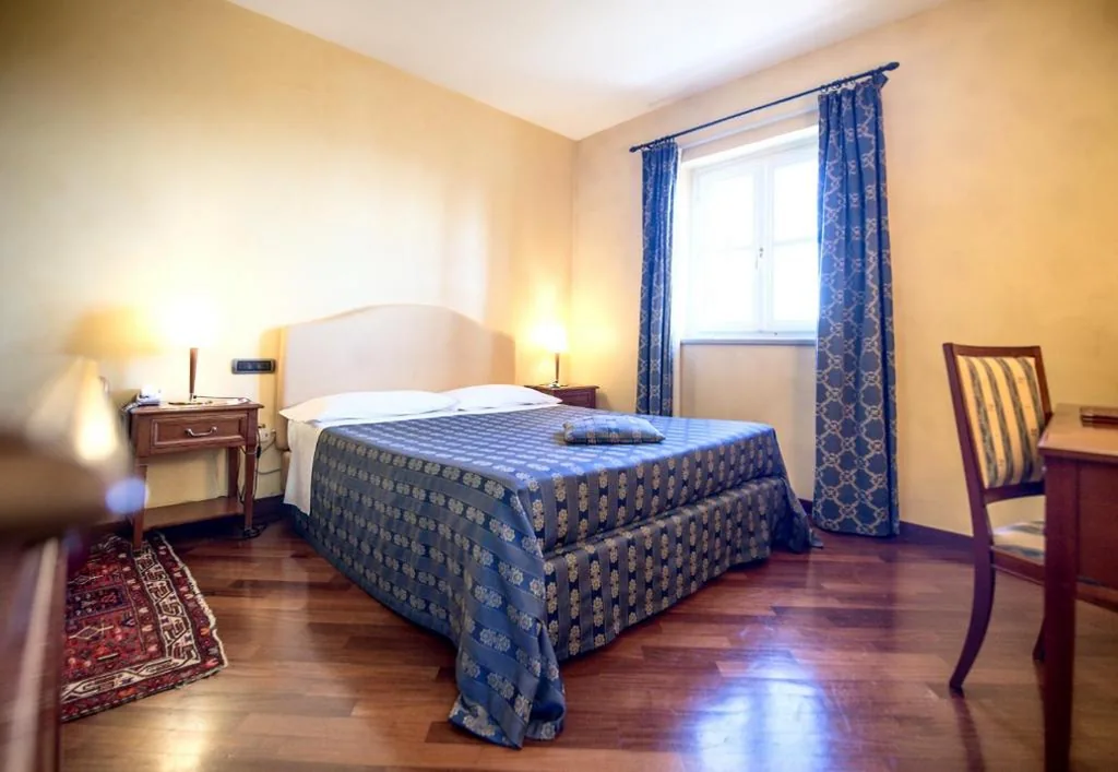 Standard Double Room — Castello Rosso