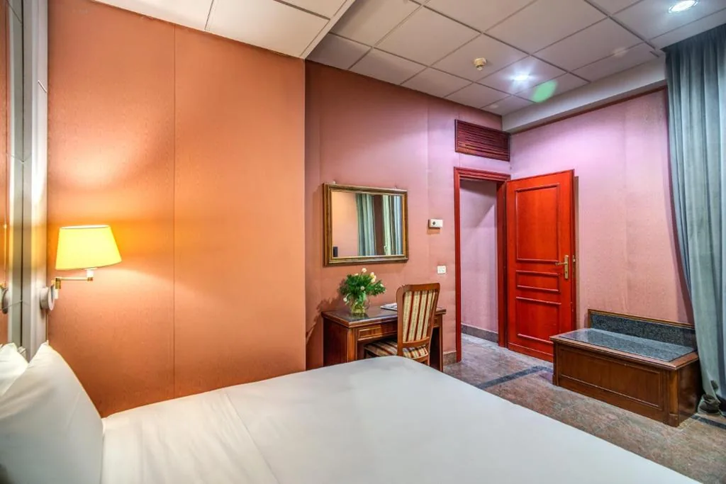Standard Double Room — Castro Pretorio 64 Easy Rooms