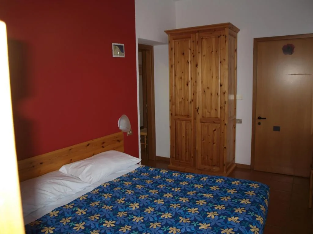 Camera Matrimoniale Standard — Chalet della Luna questo non è un albergo è quello che cercavi