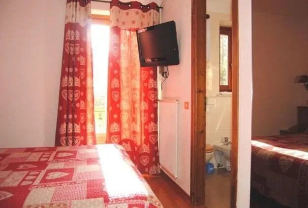 Standard Double Room — Chalet Plan Gorret