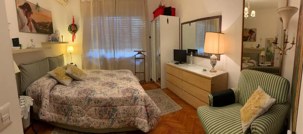 Camera Matrimoniale Standard con Bagno in Comune — A Casa di Silvana