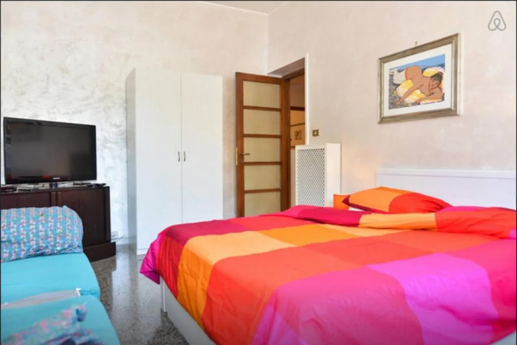 Standard Double Room with Shared Bathroom — B&B Classy Rome