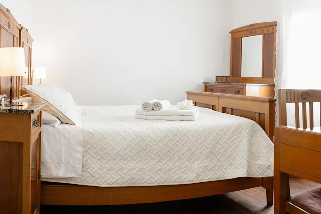 Standard Double Room with Shared Bathroom — Room between the Cinque Terre, Camogli and Portofino. Valley view and glimpse of the sea on the horizon