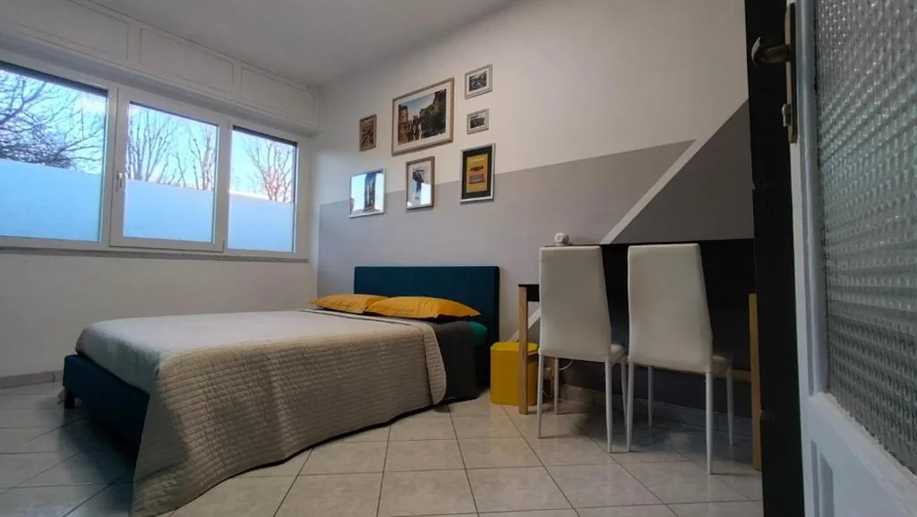 Standard Double Room with Shared Bathroom — Ivrea la Bella Affittacamere – Perotti 12