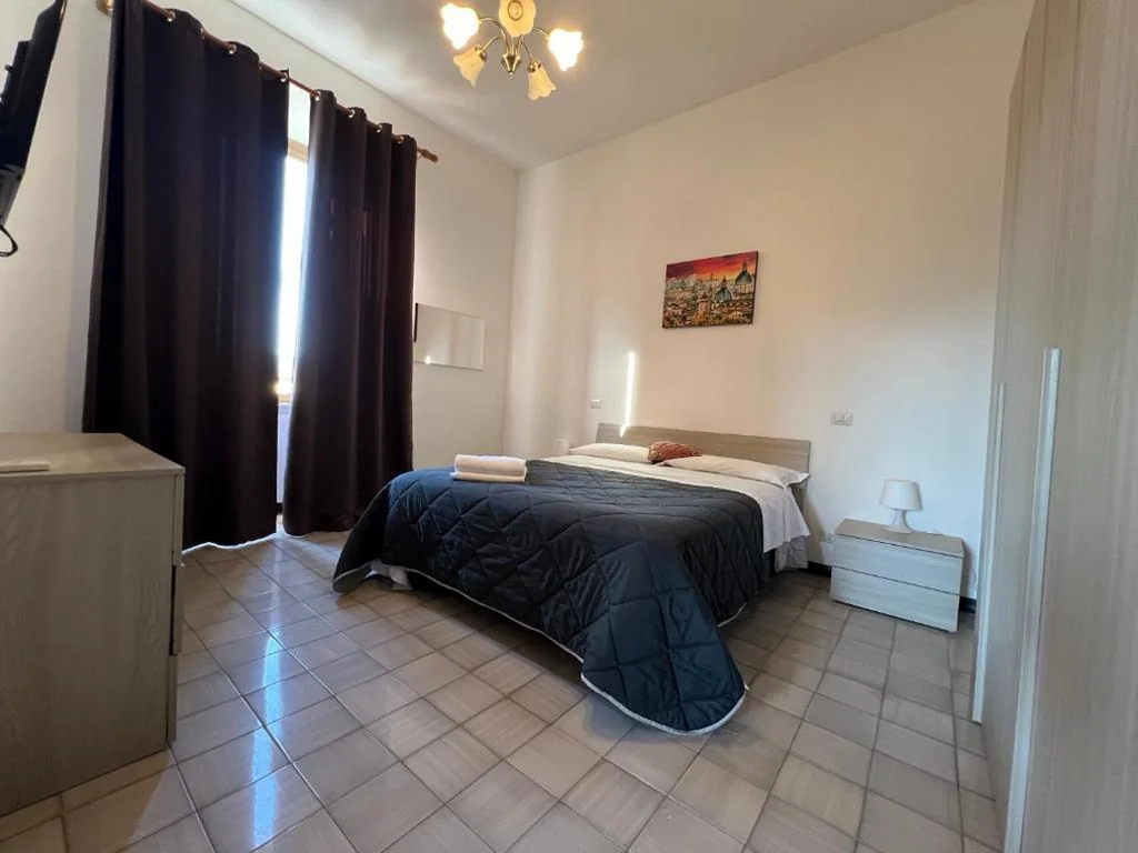 Camera Matrimoniale Standard con Bagno in Comune — Stephany’s Guesthouse