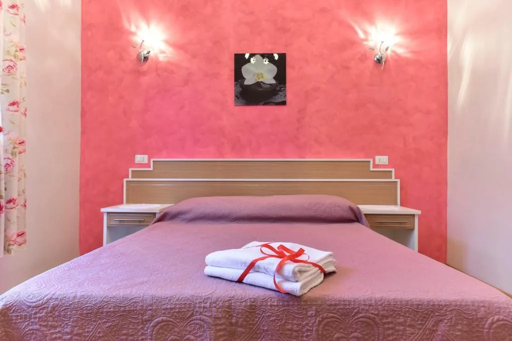 Standard Double Room with Shared Bathroom — Trani B&T Rooms