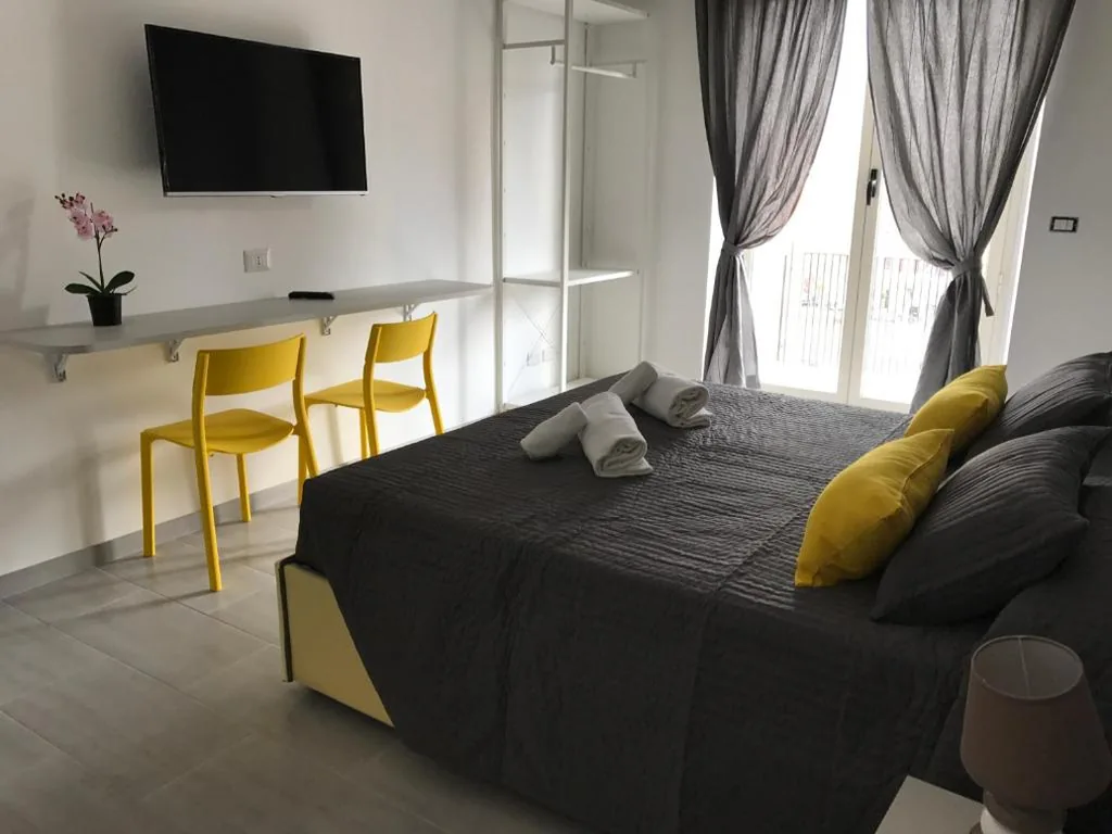 Standard Double Room with External Private Bathroom — Dunant House