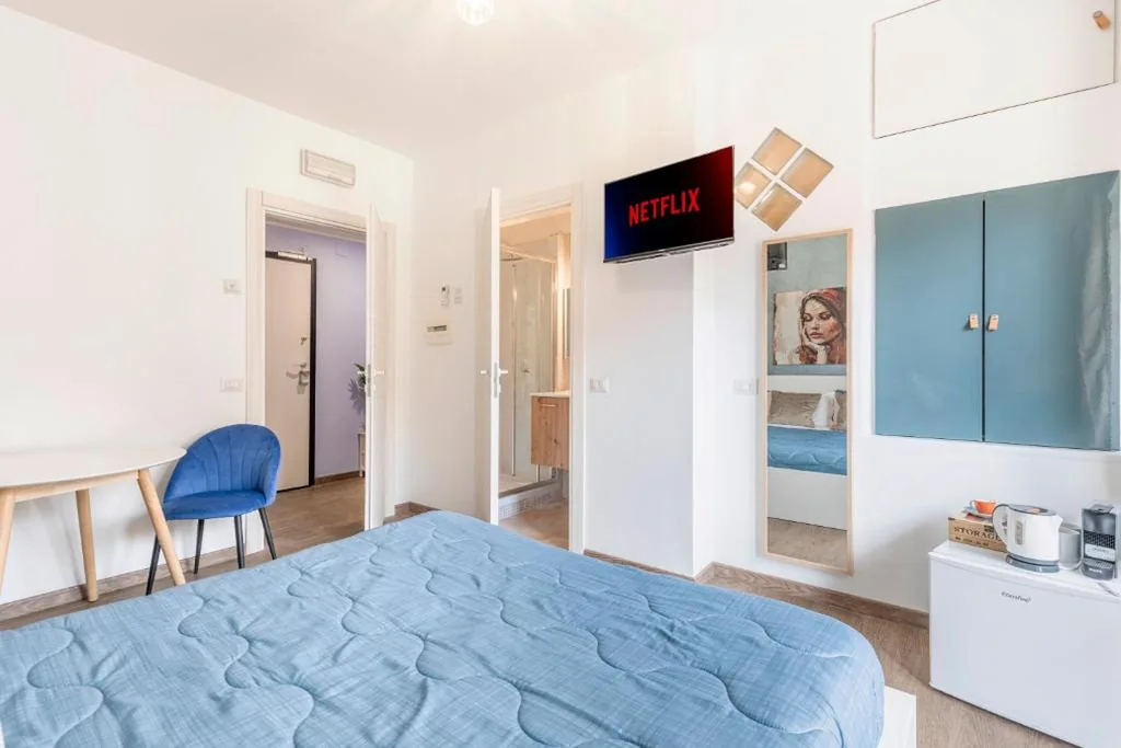 Camera Matrimoniale Standard con Balcone — Bnb Drive In