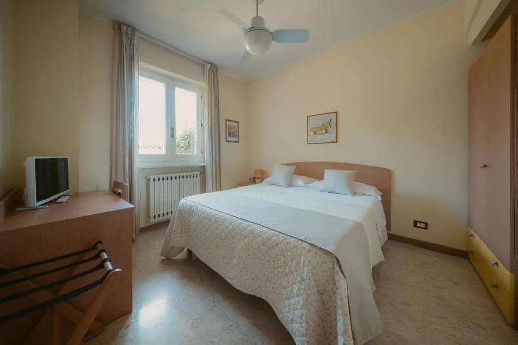Camera Matrimoniale Standard con Ventilatore — Inn Rome B&B