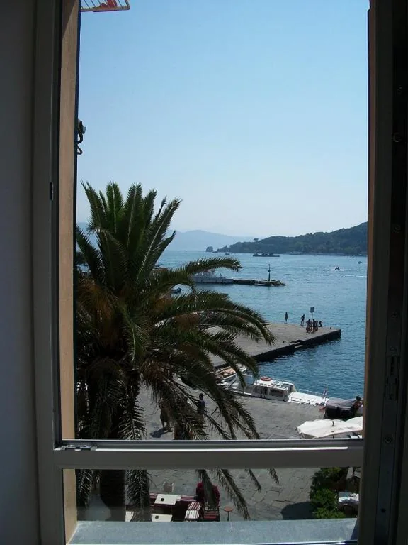 Standard Room with Sea View — Affittacamere La Darsena