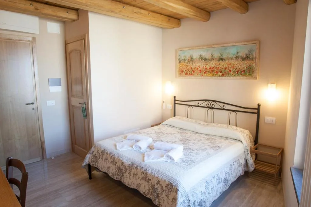 Standard Double Room with Sea View — Scorci Di Mare