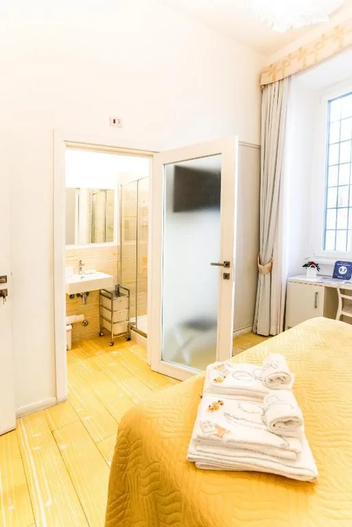 Standard Double Room — Divine Bed & Breakfast