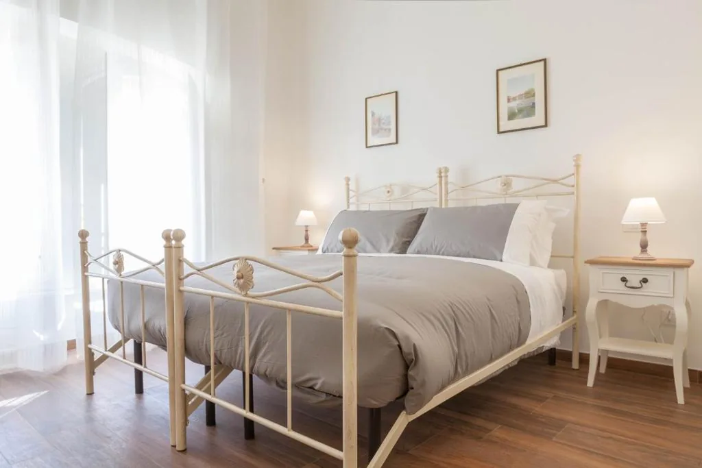 Standard Double Room — Donna Margherita Rome Suite & Rooms