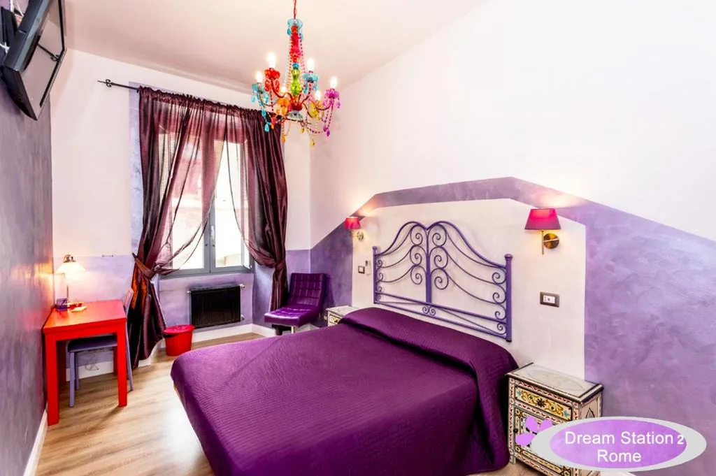 Standard Double Room — Dream Station 2