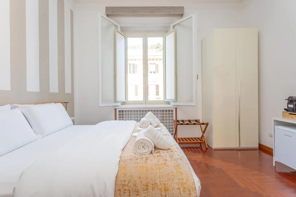 Standard Double Room — Easybnb – Dea Roma