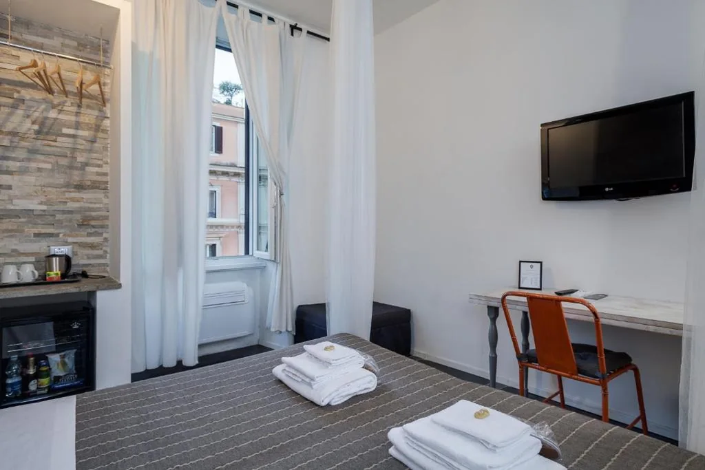 Standard Double Room — Flat 285 La Suite
