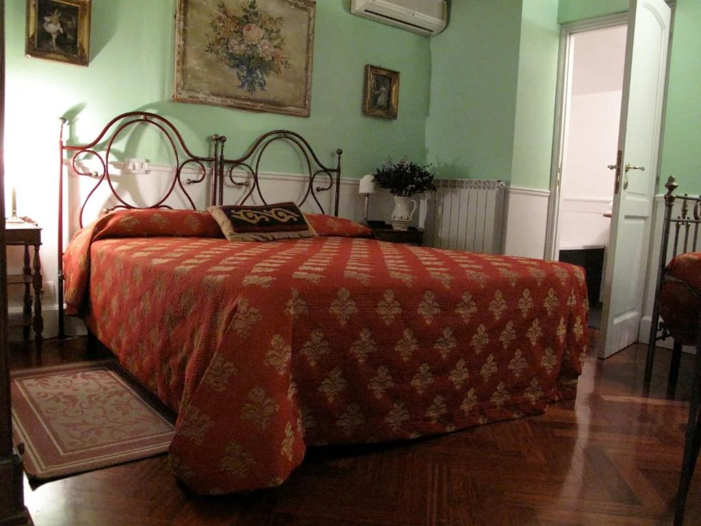 Standard Double Room — Guest House Arco Dei Tolomei