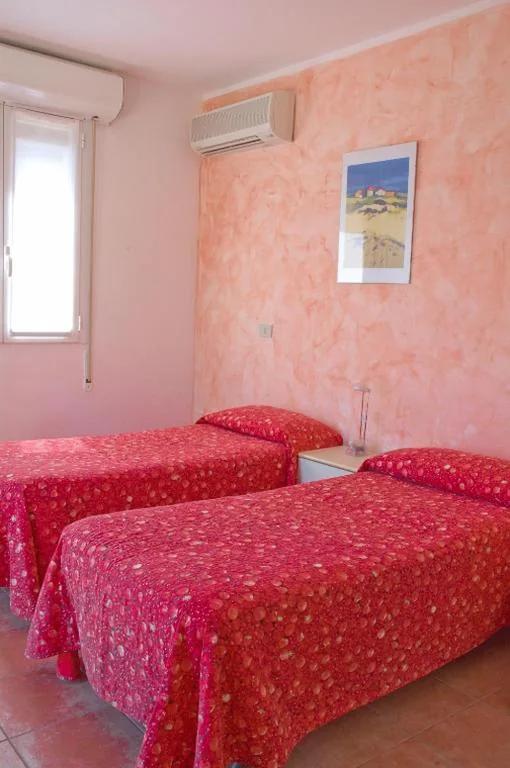 Standard Double Room — Hotel Ambassador