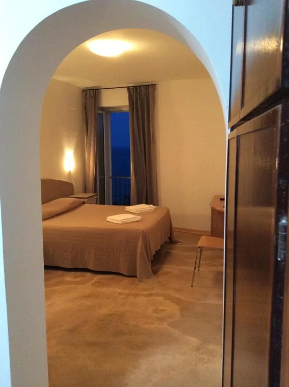 Camera Matrimoniale Standard — Hotel Borgo Cacciatori