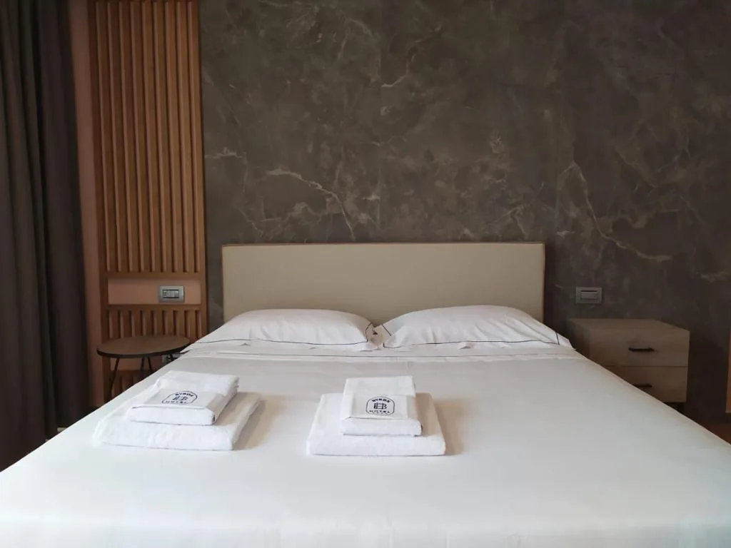 Camera Matrimoniale Standard — Hotel Byron