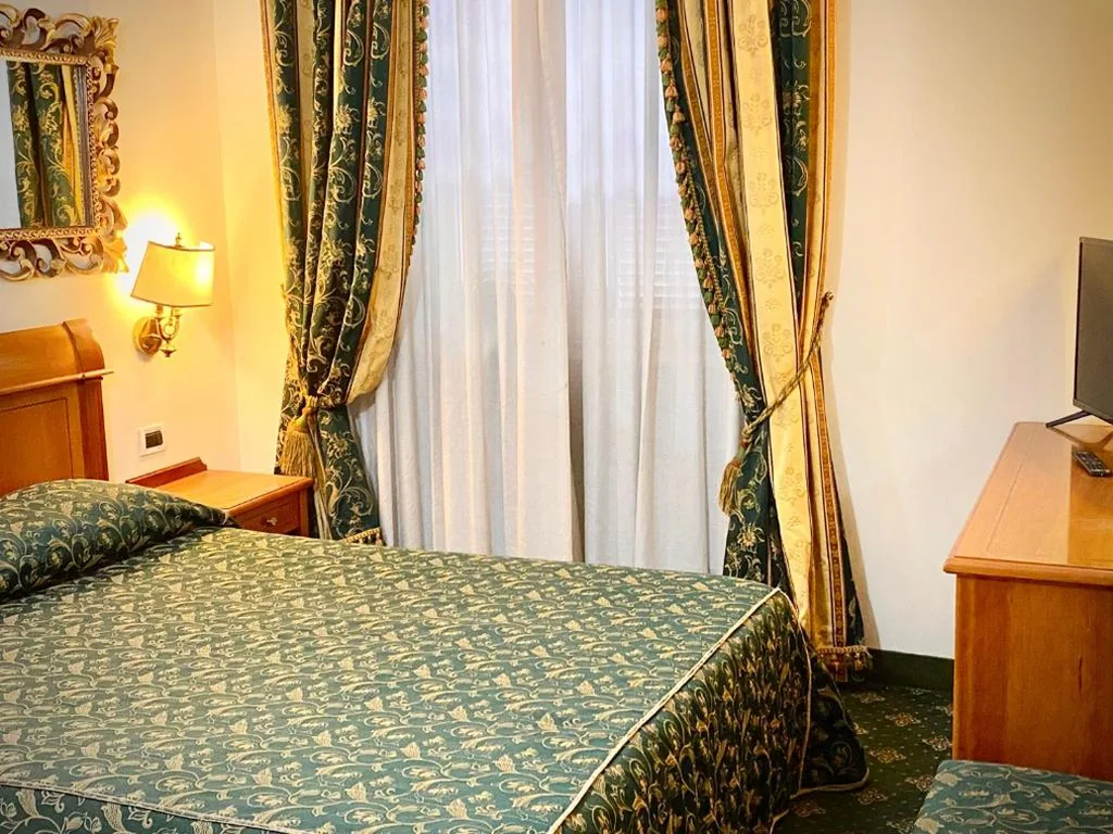 Standard Double Room — Hotel Champagne Palace