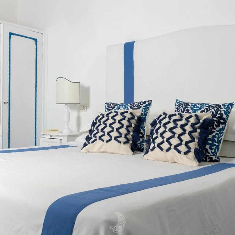 Standard Double Room — Hotel Chiaia Di Luna