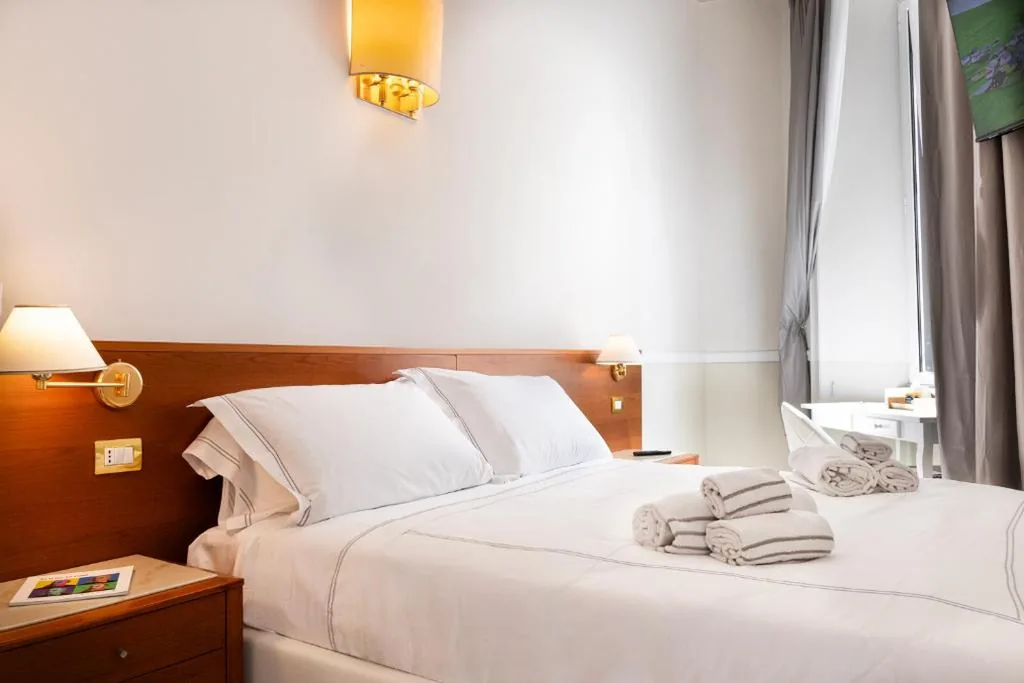 Camera Matrimoniale Standard — Hotel Domus Rome